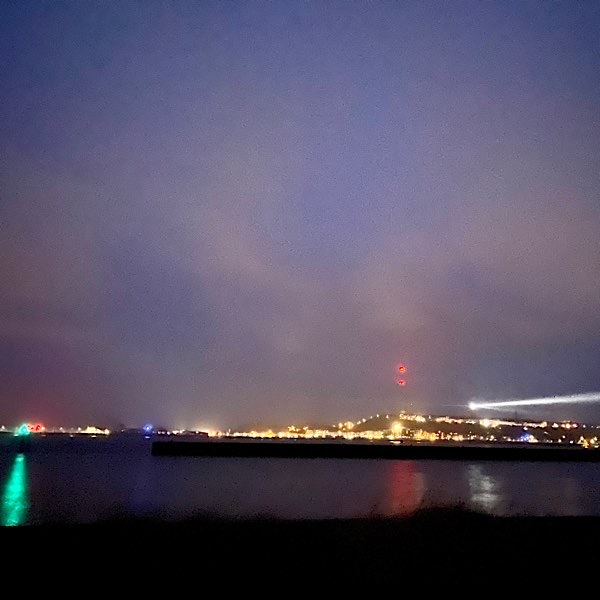 Blick von der Düne auf Helgoland bei Nacht