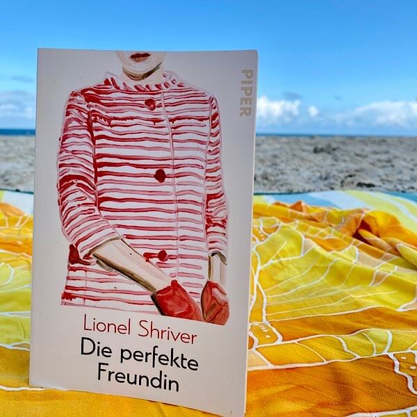 Buch Die perfekte Freundin am Strand