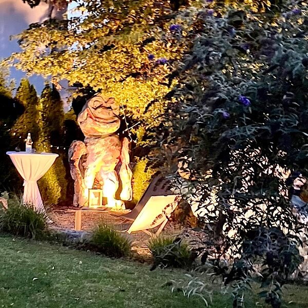 Starnberg Garten mit Monster