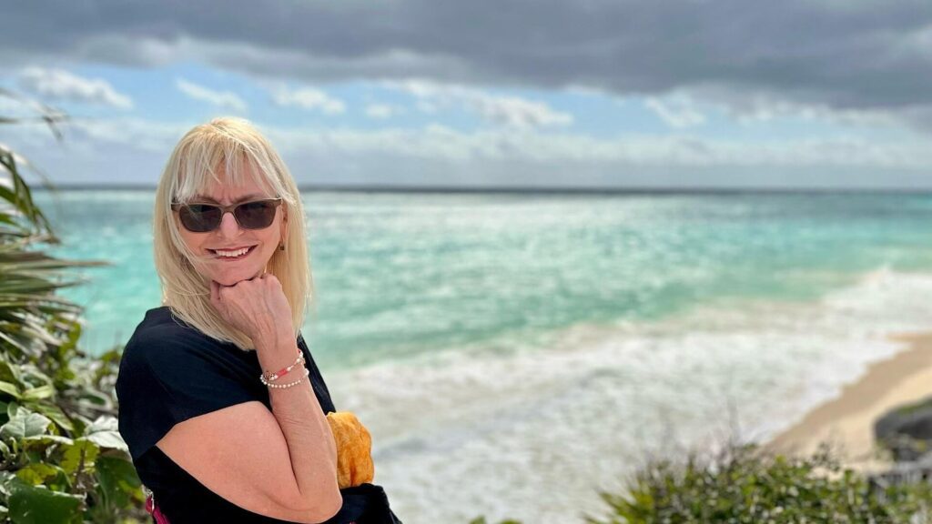 Mexiko. Birgit am Strand von Tulum